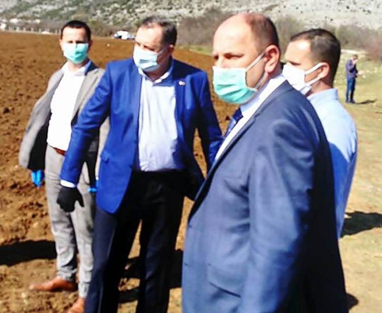 Screenshot_20200407-211355_Samsung-Internet